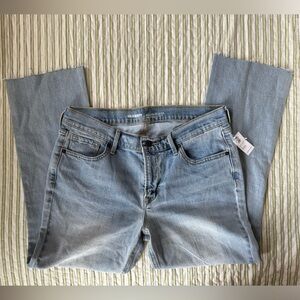 NWT Old Navy Mid-rise cropped flare jeans, size 8, light wash